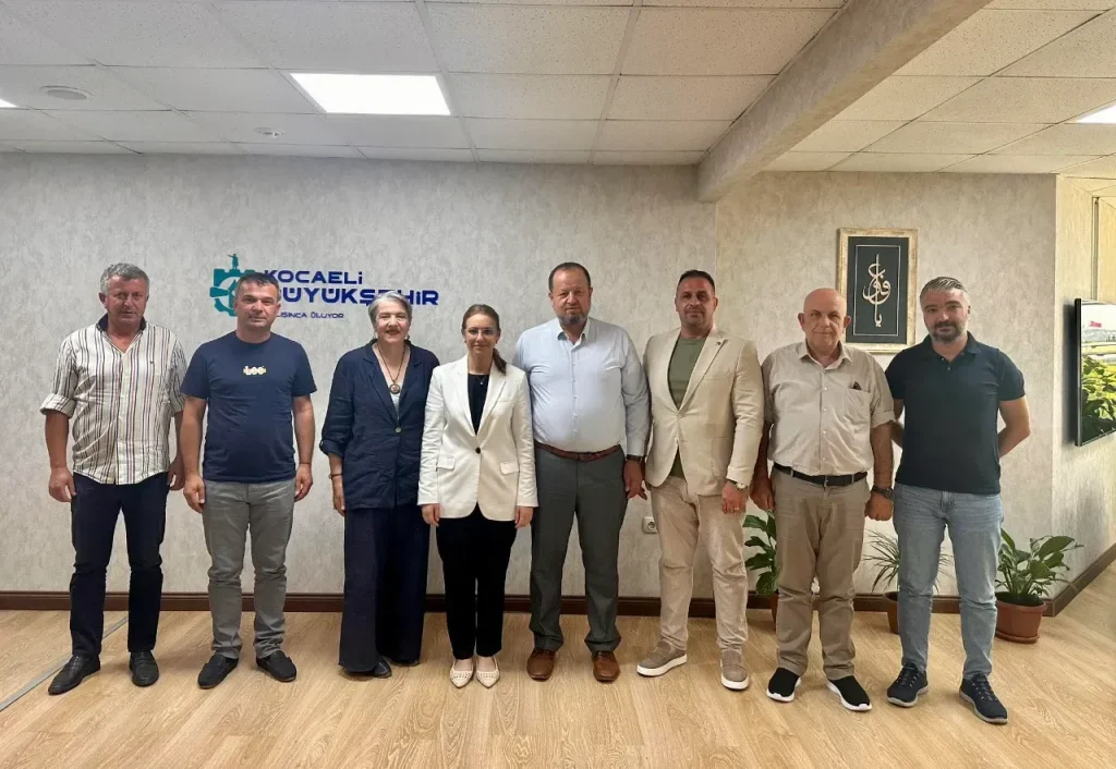 Gölcüklü Dernek Başkanlarından Berna Abiş’e Nezaket Ziyareti