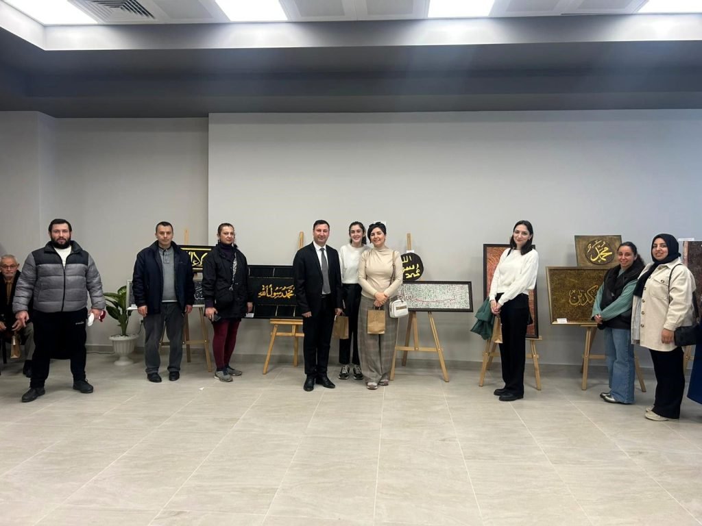 Gölcük TRSM Çalışanları Sanat Sergisini Ziyaret Etti