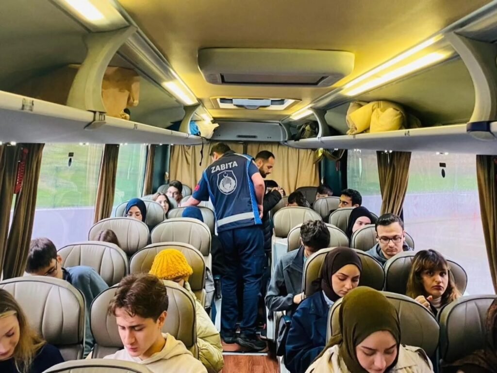 Gölcük Belediyesi’nin Üniversitelilere Ücretsiz Ulaşım Desteğinden 5 Bini Aşkın Öğrenci Faydalandı